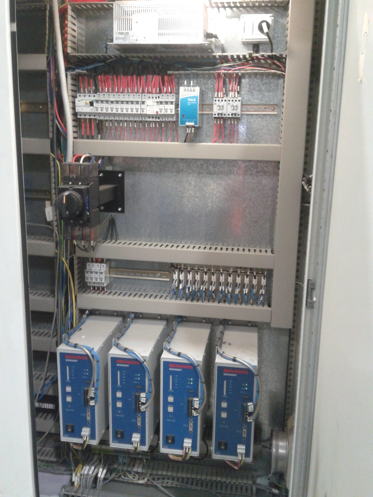 Bank of Branson 2000P ultrasonic welders