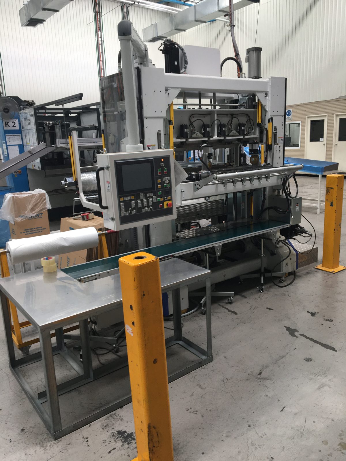 Plastic processing machine with control panel